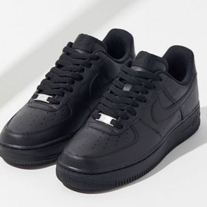 Black air force 1s